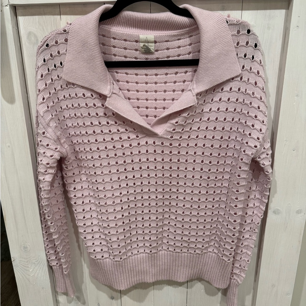 NEVER WORN light pink knit collared top